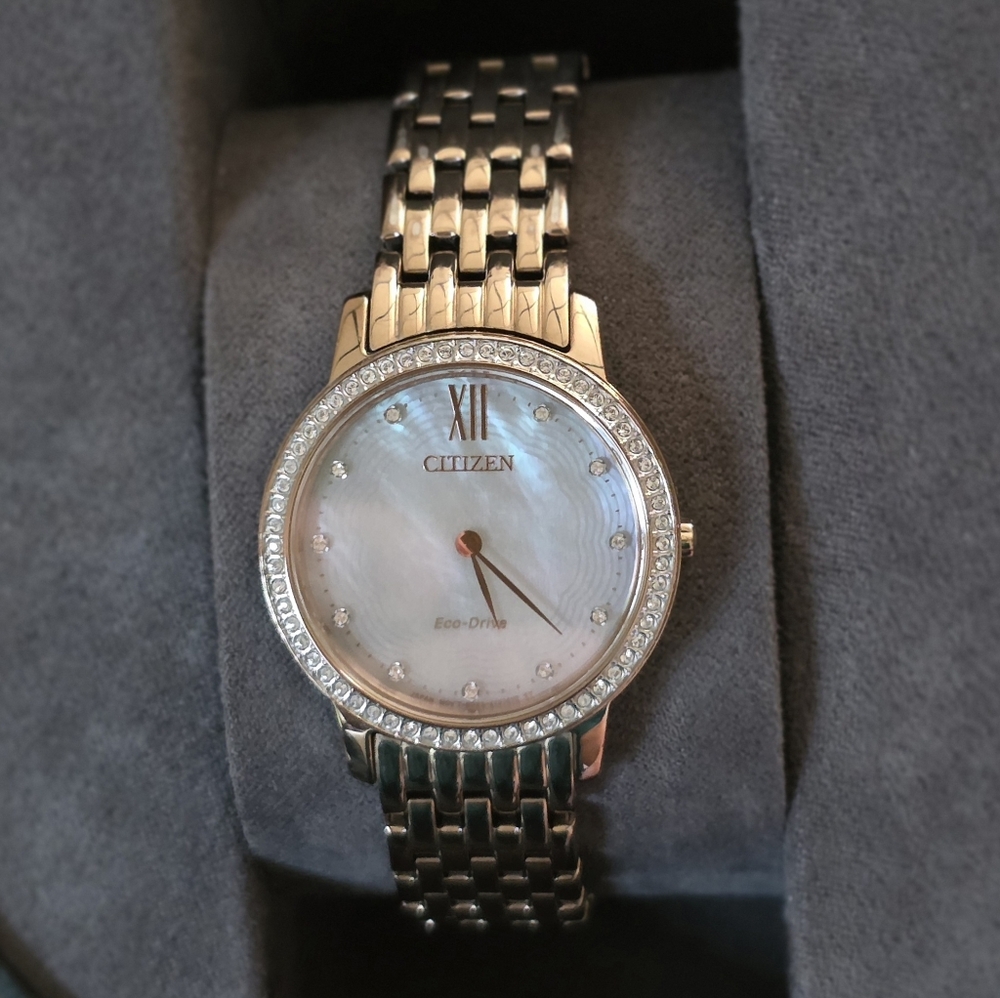 Citizen Ladies Eco Drive Strawberry Gold Watch EUC - Picture 1 of 16